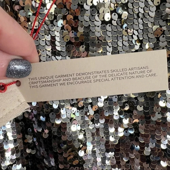 NWT Alice + Olivia Danica Sequin V Back Top - Picture 12 of 13